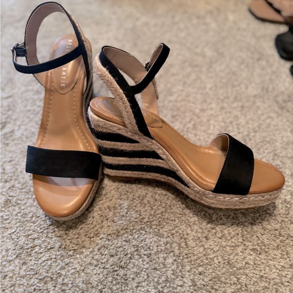 Kelly and Kate wedges New Black and Tan Color
